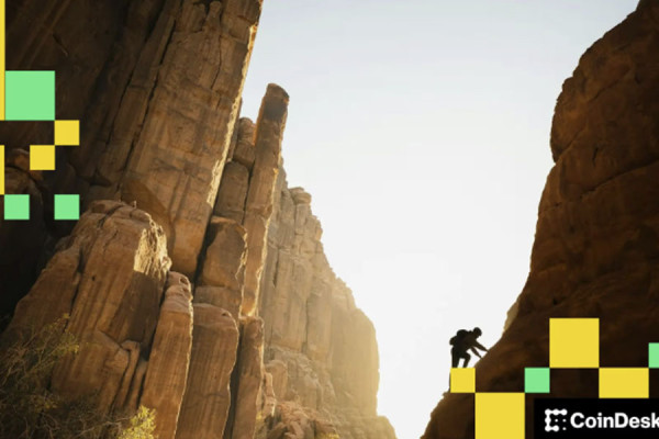 Bitcoin dhe kriptovalutat e tjera kryesoe rifillojnë rritjen e ngadaltë