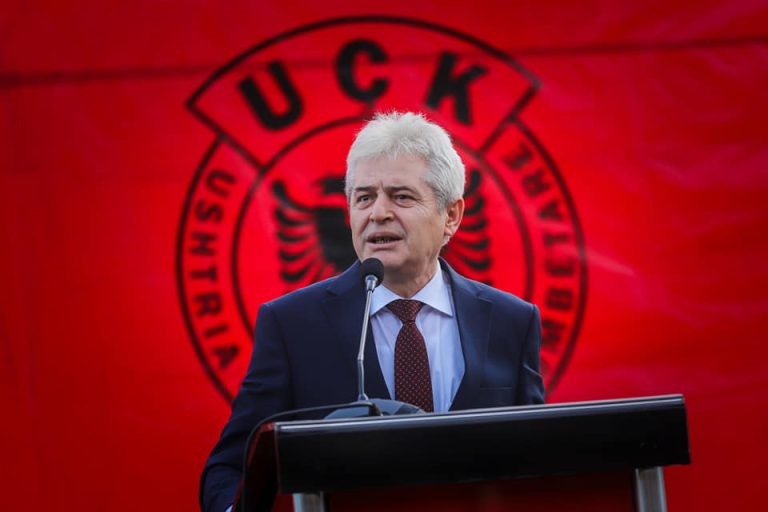 Ali Ahmeti anulon të gjitha aktivitetet partiake në ditën e fundit të fushatës, do të marrë pjesë në protestën për UÇK-në në Tiranë