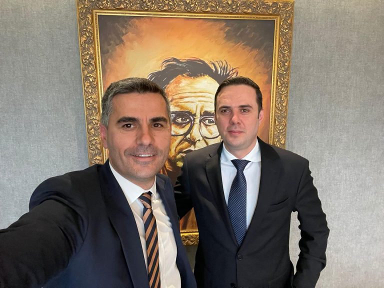 Priten masa direkt nga Lumir Abdixhiku – LDK mbyllen në takim pas koalicionit të Xhafer Tahirit në Vushtrri me VV